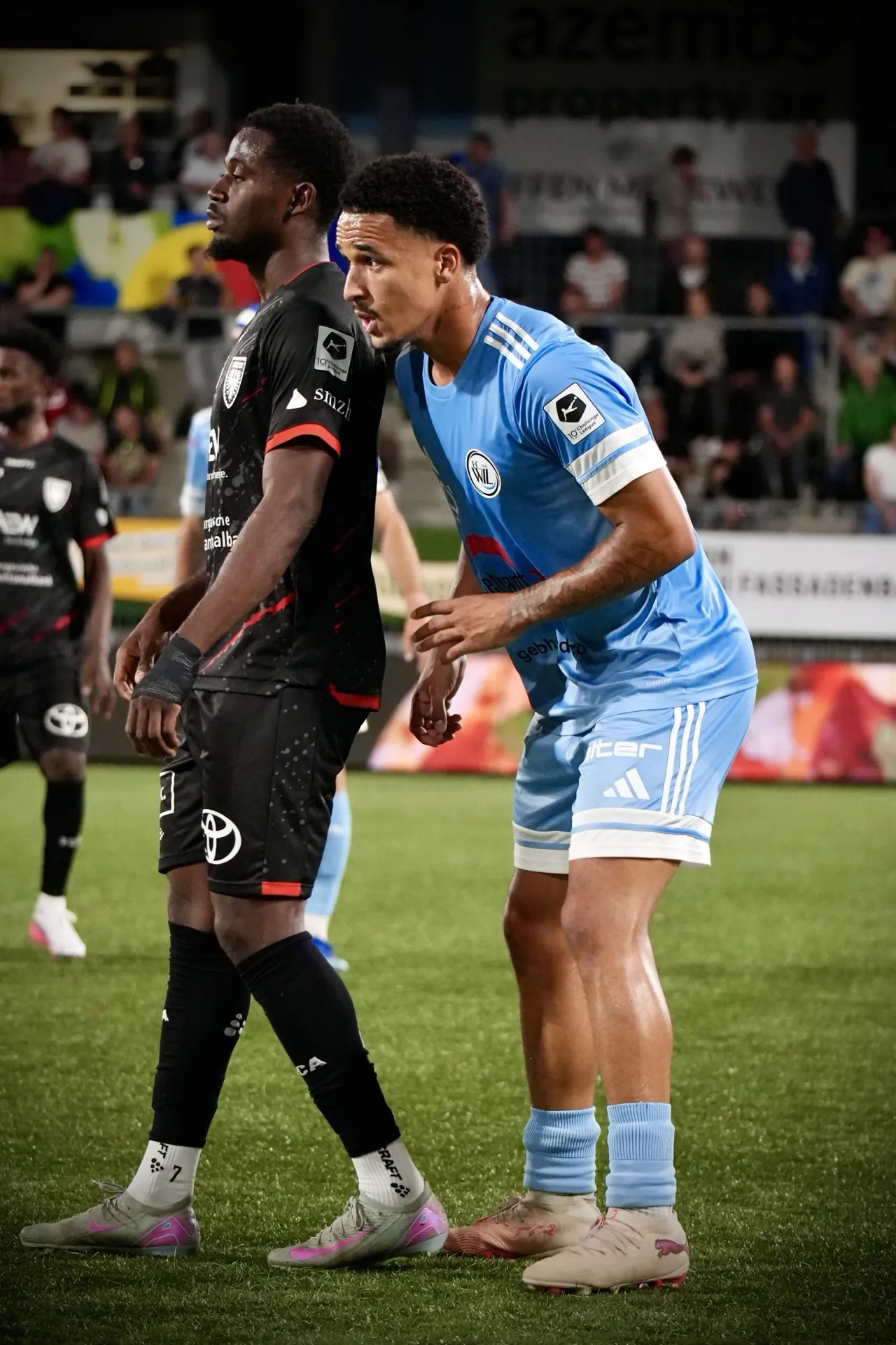 Enge Deckung beim Standard